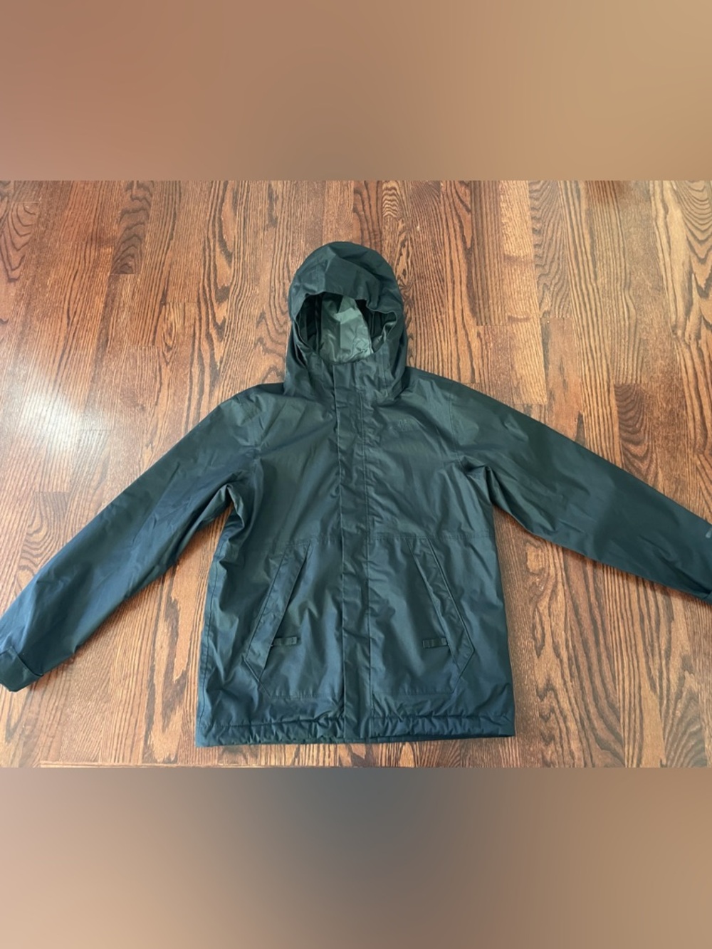 The North Face Boys Size Medium 10/12 Black DryVent Rain Jacket